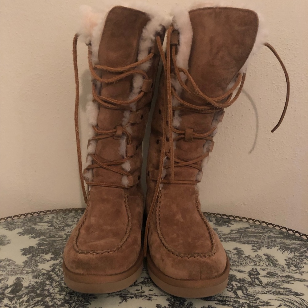 UGG Lace Up Fur Lined Boots **AUTHENTIC**